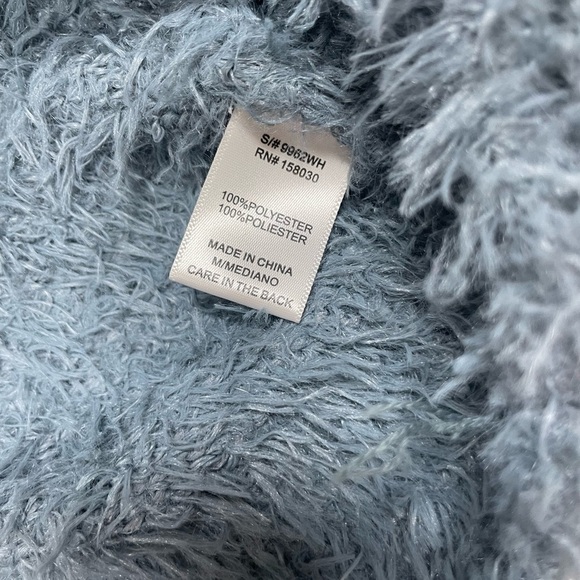 Love Tree Blue Fuzzy Crop Top - Picture 4 of 5